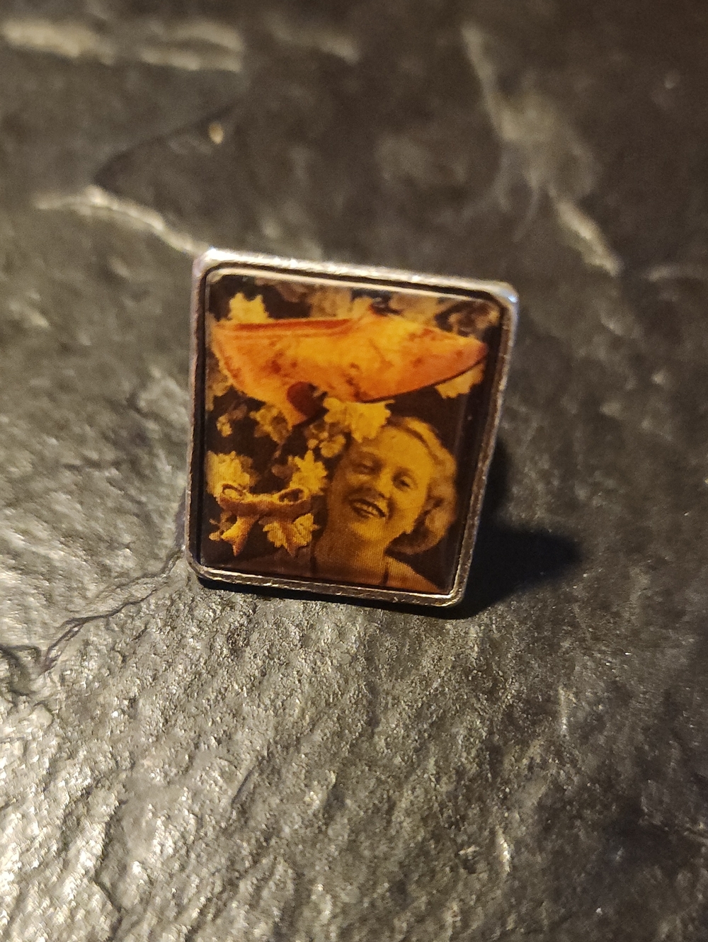 Vintage-style Rectangular Photo Tile Ring in Yellow and Black